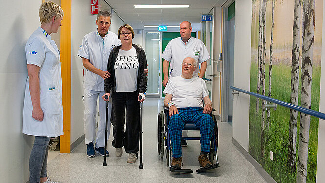 Patiënten uit bed op verpleegafdeling orthopedie | CWZ Nijmegen