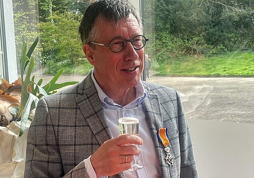 Oud-uroloog Henk Vergunst krijgt koninklijke onderscheiding | CWZ Nijmegen