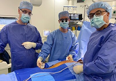 Neurochirurgen implanteren batterij zenuwstimulatie bij chronische clusterhoofdpijn | CWZ Nijmegen