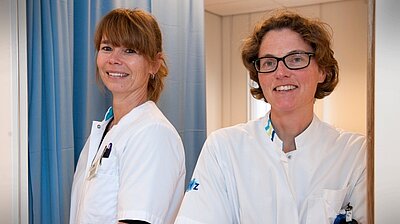 Marjolein Kraaijeveld, longoncologisch verpleegkundige en Yvonne Berk, longarts CWZ Nijmegen