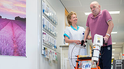 COPD-patiënt oefent met fysiotherapeut | CWZ Nijmegen