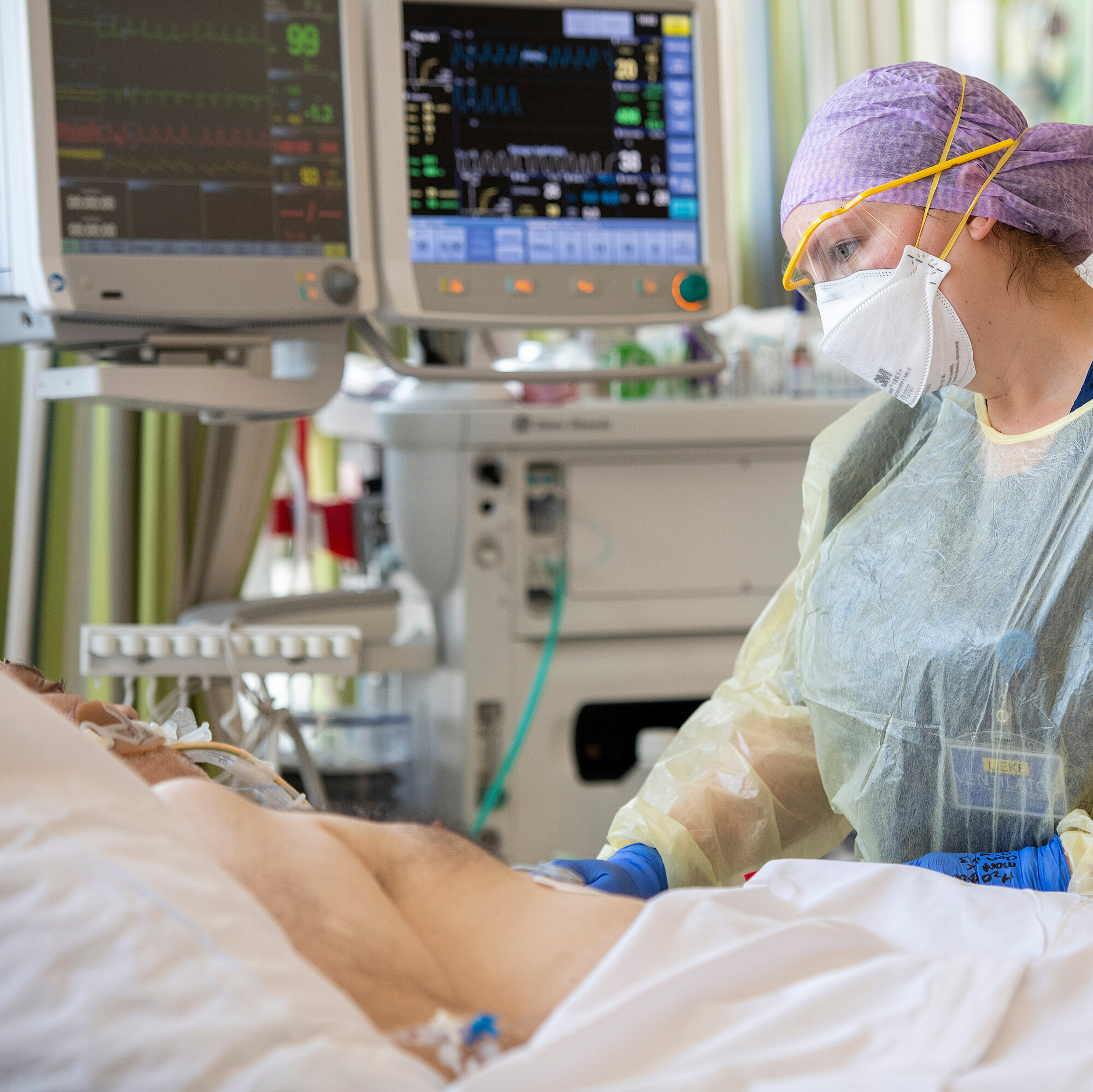 IC-verpleegkundige bij coronapatiënt in CWZ 2020 IC-verpleegkundige bij coronapatiënt in CWZ 2020