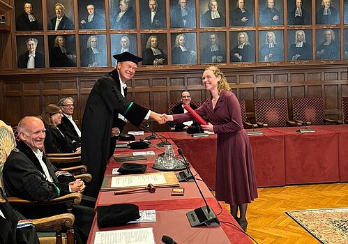 Longarts CWZ Bente Aalbers promoveert