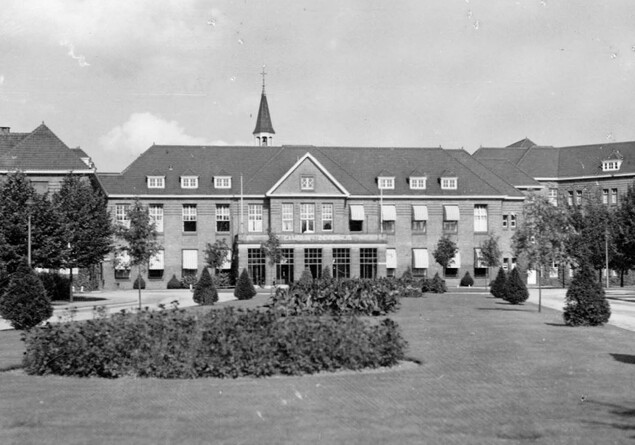 Het St. Canisiusziekenhuis in de jaren '40 (foto CWZ)